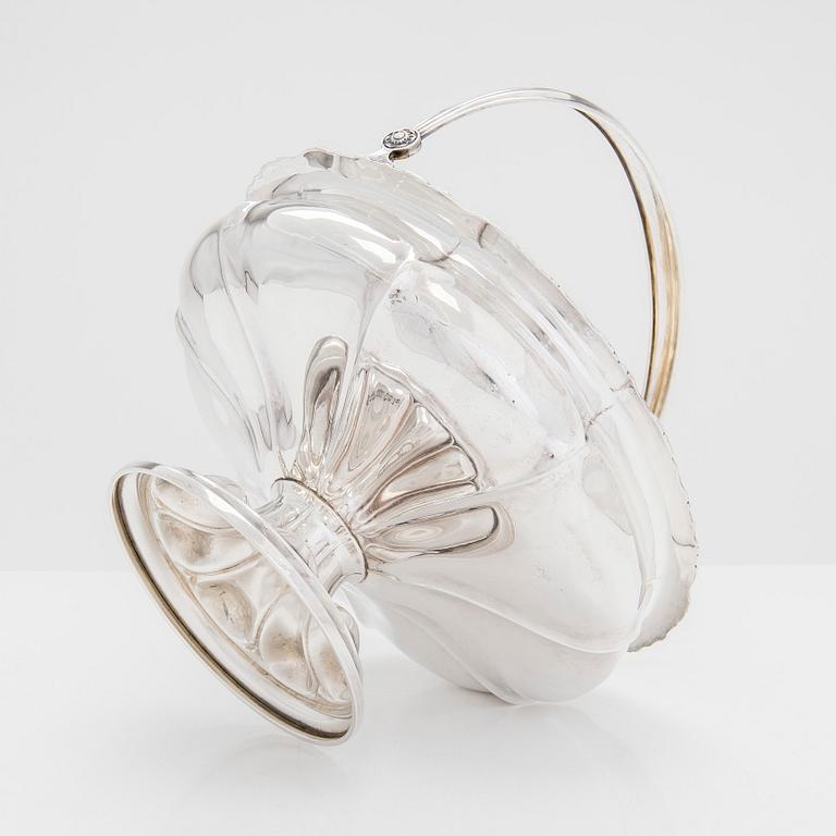 A parcel-gilt breadbasket, Kultakeskus, Hämeenlinna 1928.