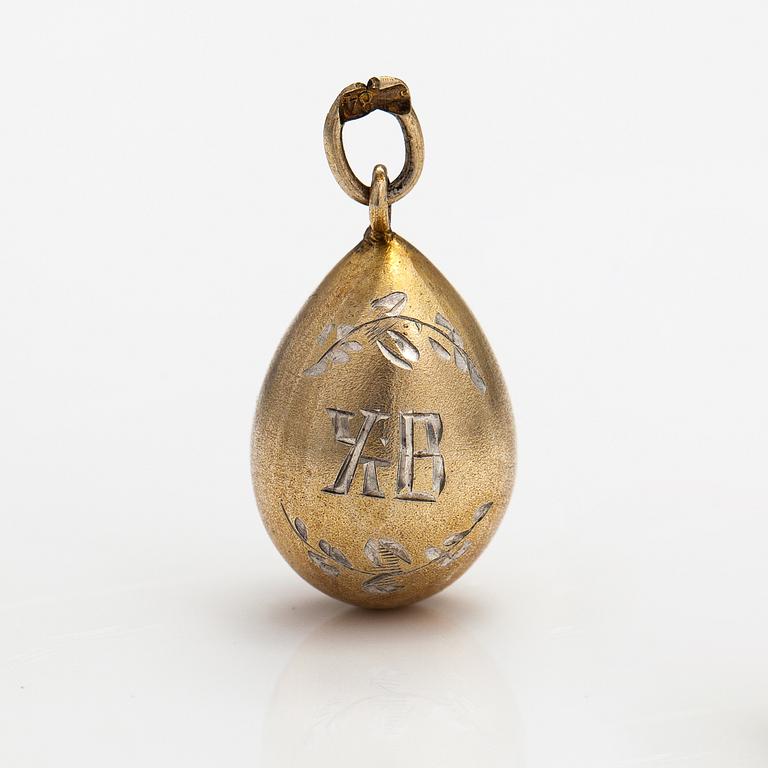 Riipus, muna, kullattua hopeaa. Venäjä, Kostroma 1900-luvun alku.