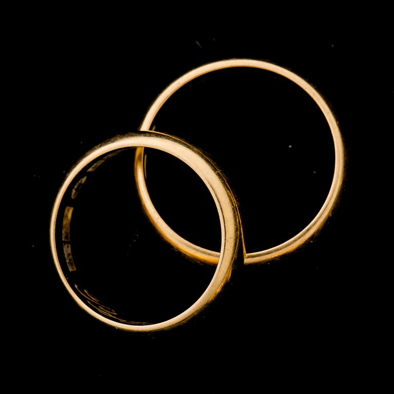 PARTI GULD, 18 k guld. Vikt ca 30 g.