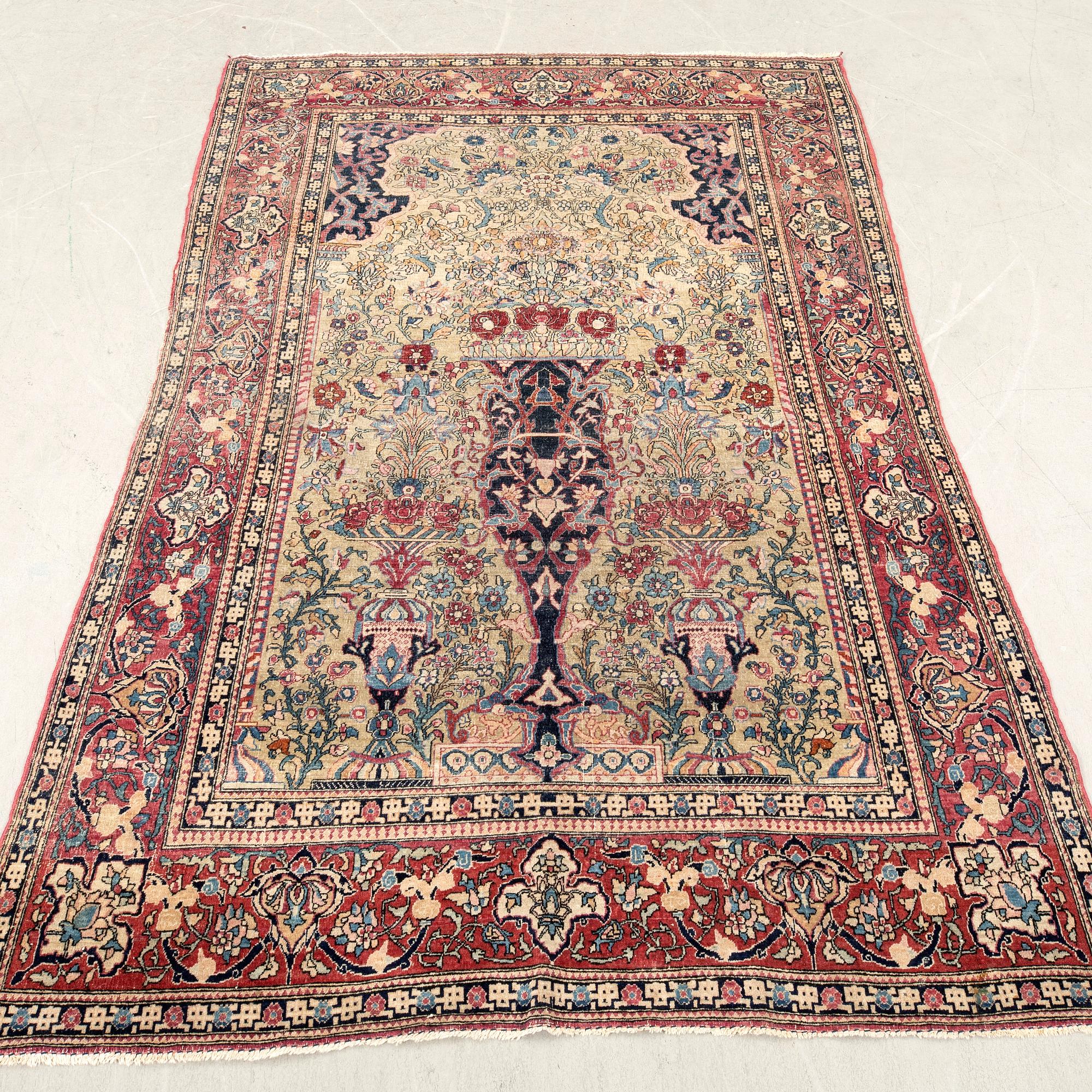 Rug Mobarekeh Isfahan circa 1900  203x137 cm.