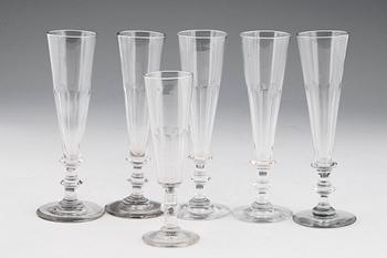 111. CHAMPAGNE GLASSES 6 PCS.