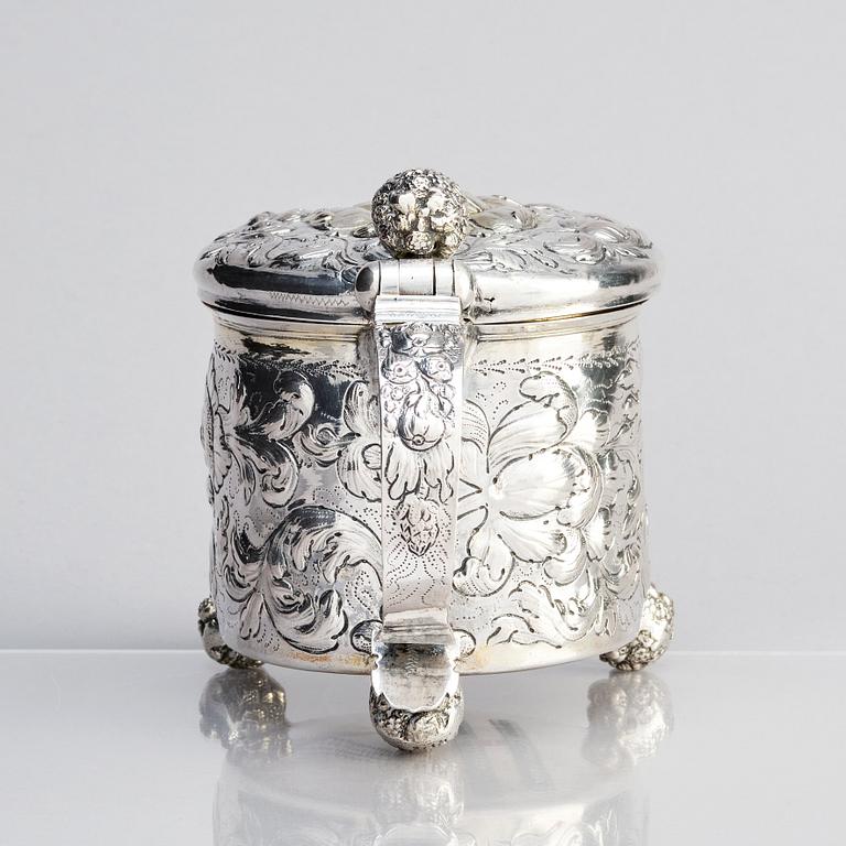 Johan Hansson Teelning, dryckeskanna, silver, (verksam i Norrköping 1661-1711), före 1700. Barock.