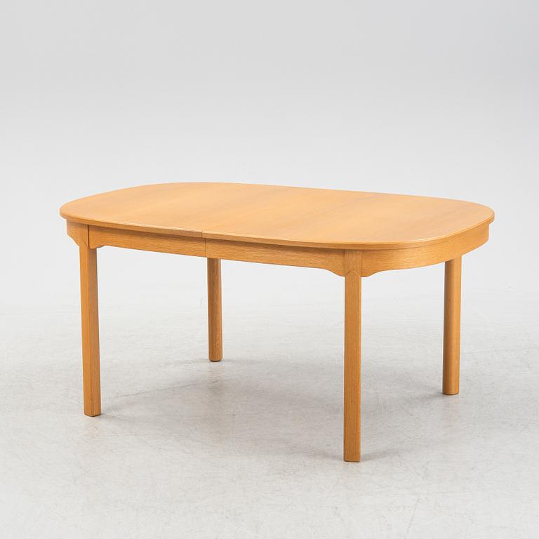 Carl Malmsten, an 'Ambassadör' oak dining table, second half of the 20th century.