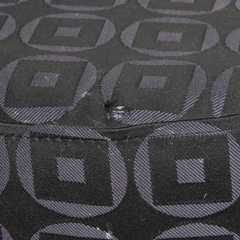 PUFF / PALL, Fendi.