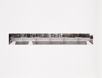 Hiroshi Sugimoto · HIROSHI SUGIMOTO, offsetlitografi, osign. "IBM Courtyard", daterad 1991.