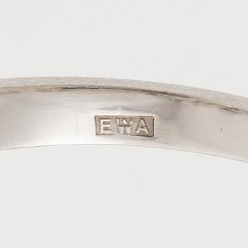 A platinum ring with an emerald-cut diamond 2.31 ct.