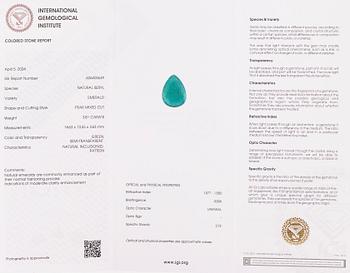Ring in 18K gold, with a pear-cut emerald and diamonds. With IGI certificate.
