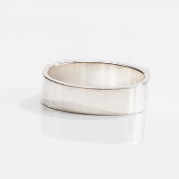 RING, sterling silver och ebenholts, "Bantu" Zoltan Popovits, Lapponia 1996. Vikt 6,6 g.