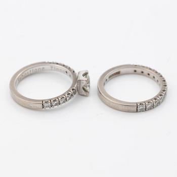 Två ringar, 18K vitguld med briljantslipade diamanter.
