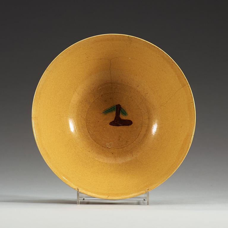 A yellow, aubergine and green glazed bisquit bowl, Qing dynasty, Kangxi (1662-1722).