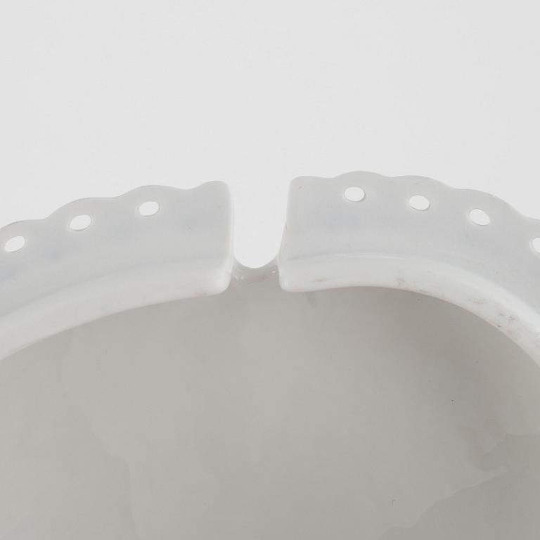 Sauce boat, porcelain, full lace, "Musselmalet", Royal Copenhagen, Denmark.