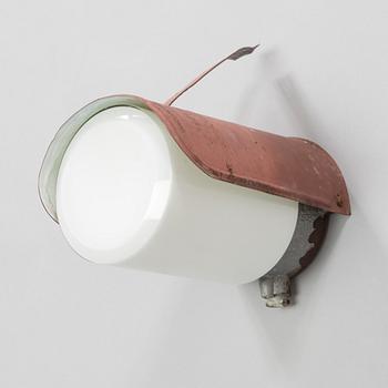 Paavo Tynell, A model 7307 wall lamp / outdoor lighting for Idman. Mid-20th century.