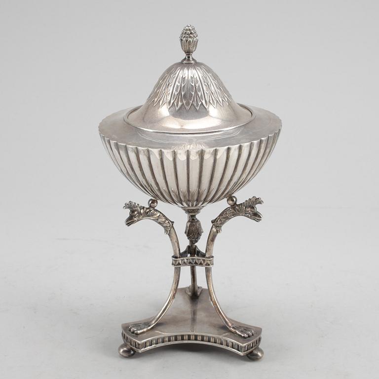 SOCKERSKÅL, silver, empirestil, Johan Engelberth Torsk Stockholm 1905. Total vikt ca 545 gram.