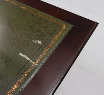 SKRIVBORD, England, 1900-talets andra hälft.