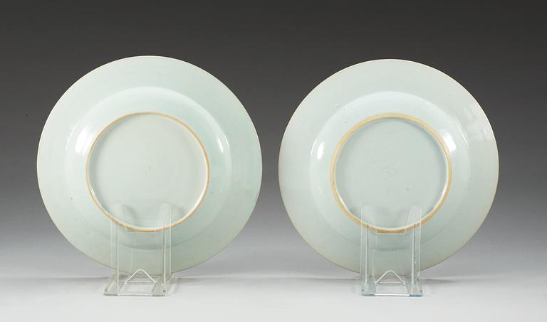 Tallrikar, ett par, kompaniporslin. Qing dynastin, Yongzheng (1723-1735).
