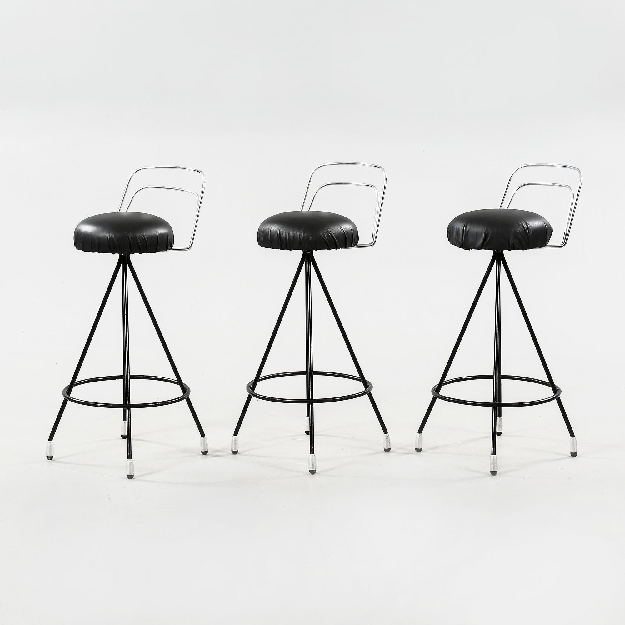 BARDISK samt BARSTOLAR, 3 st, 1950/60-tal.