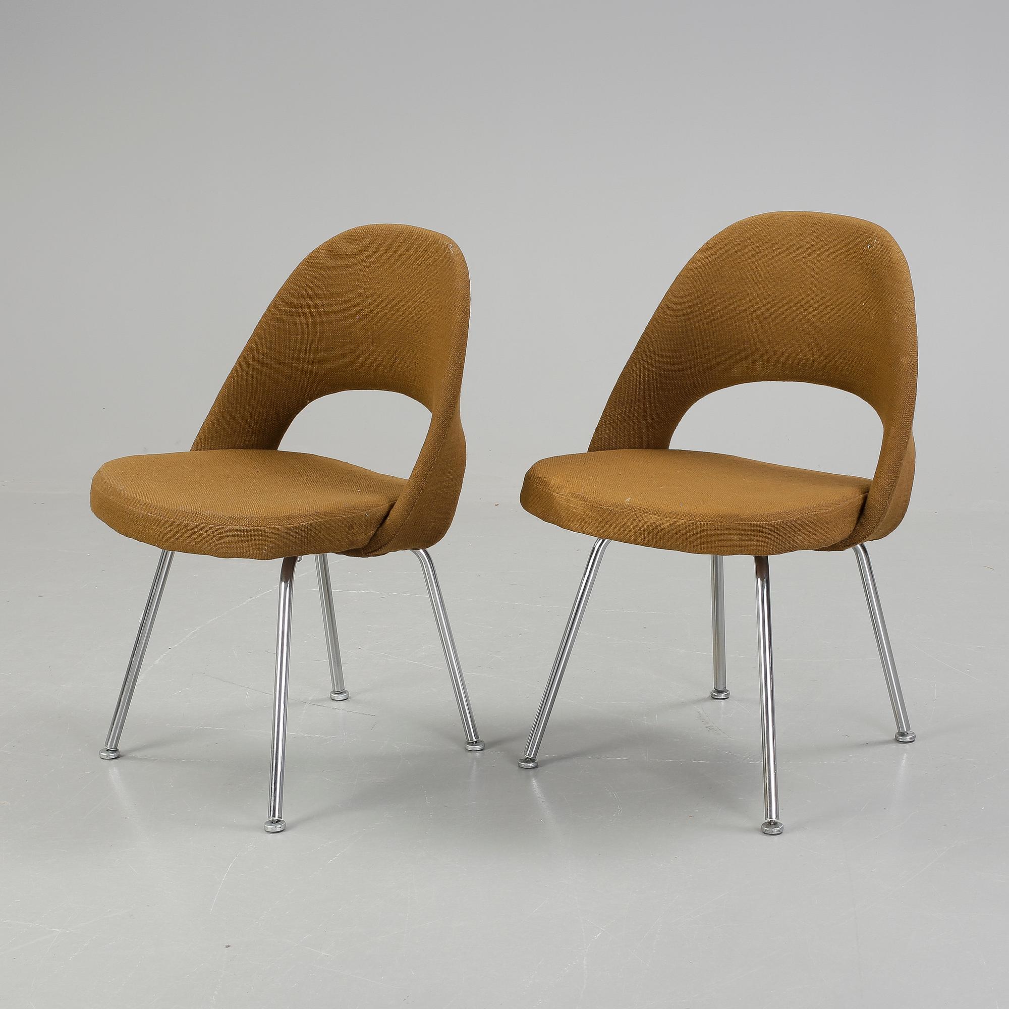 STOLAR, ett par, 'Side Chair', Eero Saarinen, Knoll, modellen formgiven 1957.