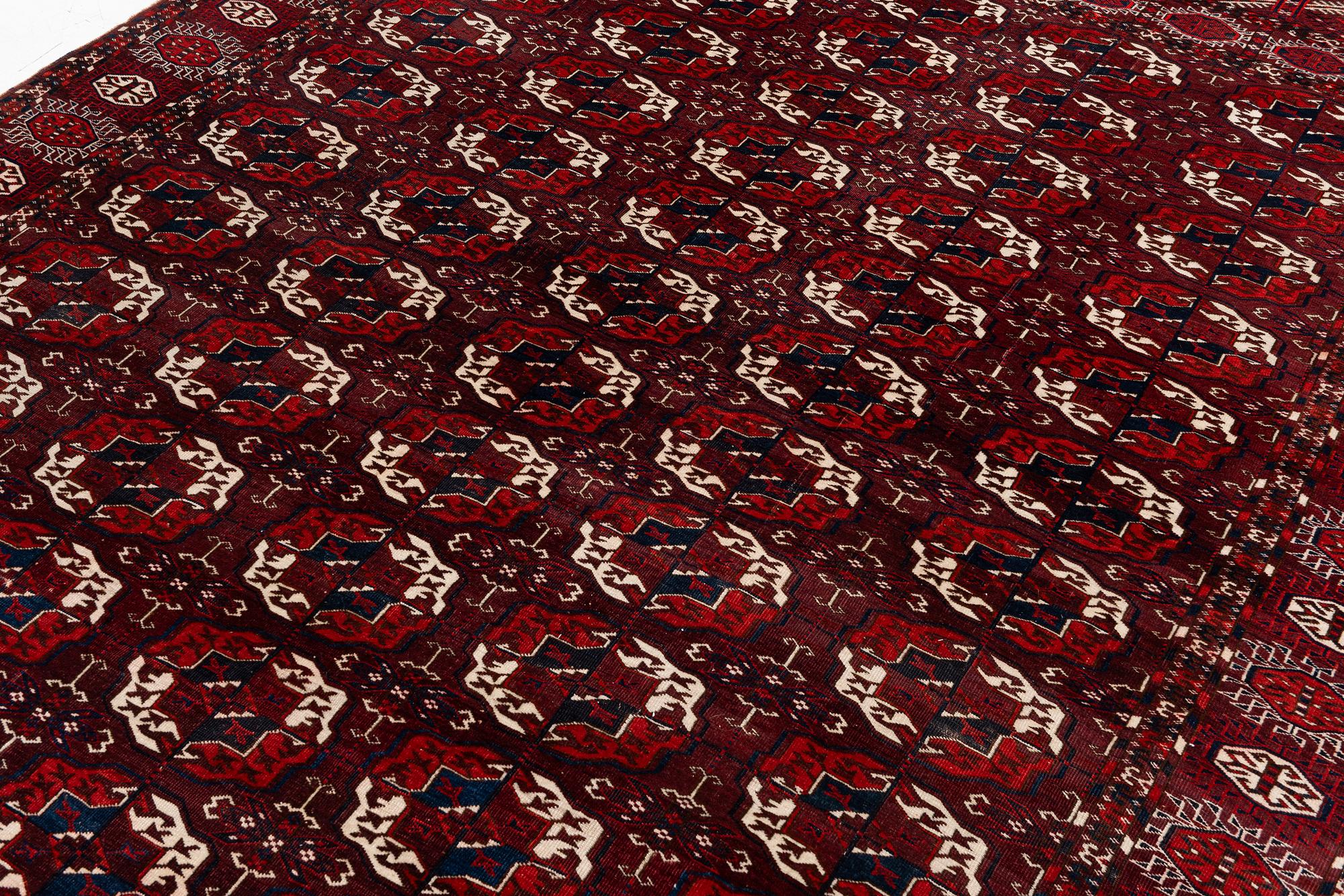 A Turkmen carpet, c. 293 x 210 cm.
