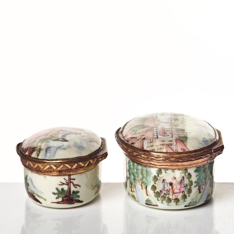 Two Chinese snuff boxes, Qing dynasty, 18th Century.