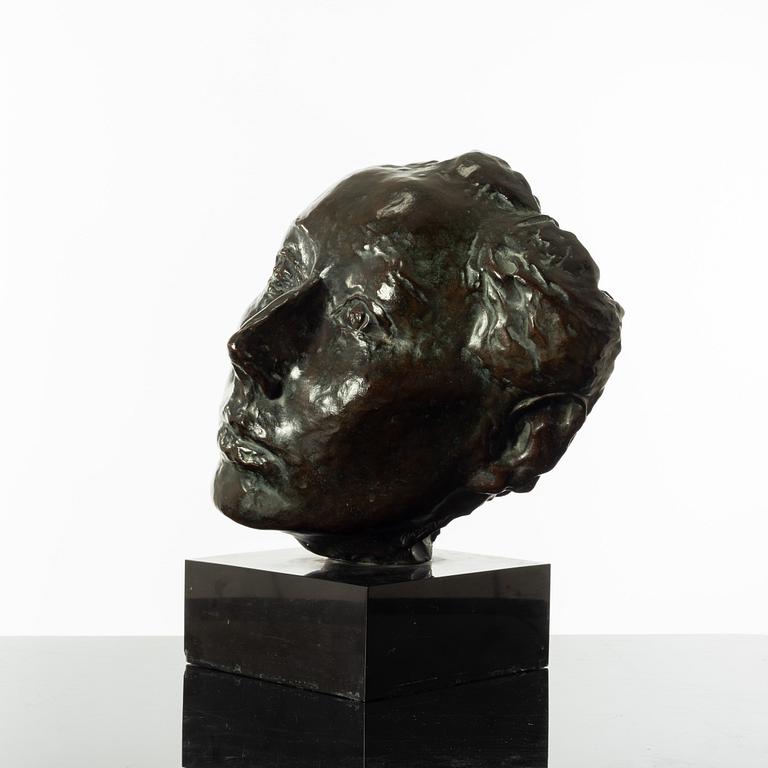 Gudmar Olovson, sculpture. Signed. Numbered. Foundry mark. Bronze, total height 49 cm, length 32 cm.