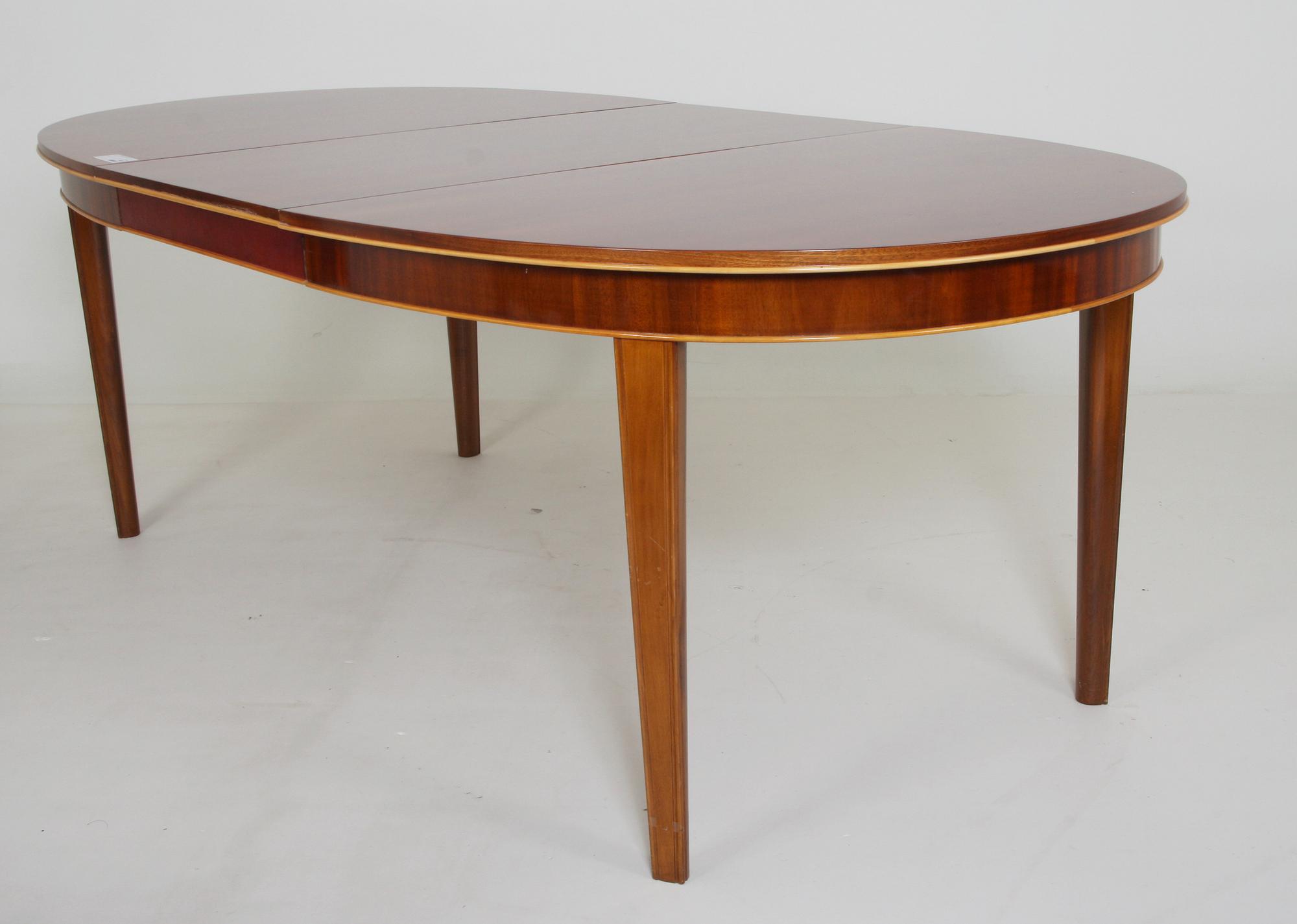 MATSALSMÖBLEMANG, 13 delar.