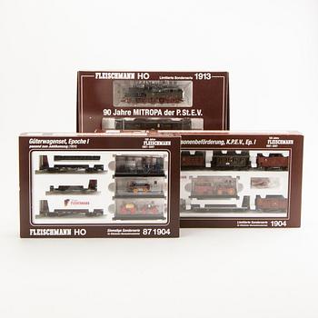 3 Fleischmann train sets, 1913, 1904 and 871904.