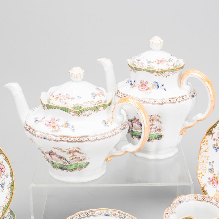 An english mid 20th century coffee and tea bone china "Eden", Spode service set. 52 parts.