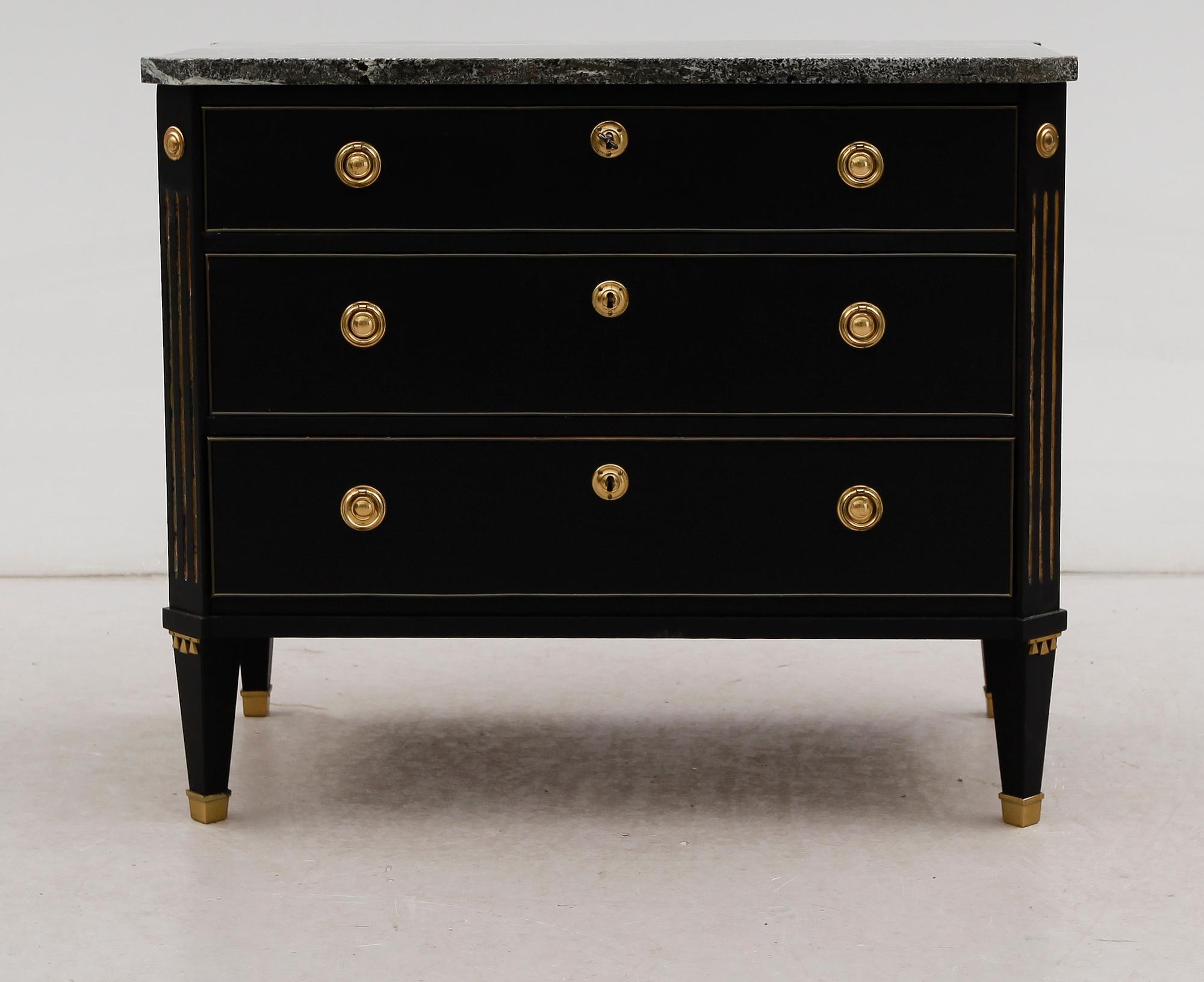 BYRÅ, gustaviansk stil, 1900-talets andra hälft.