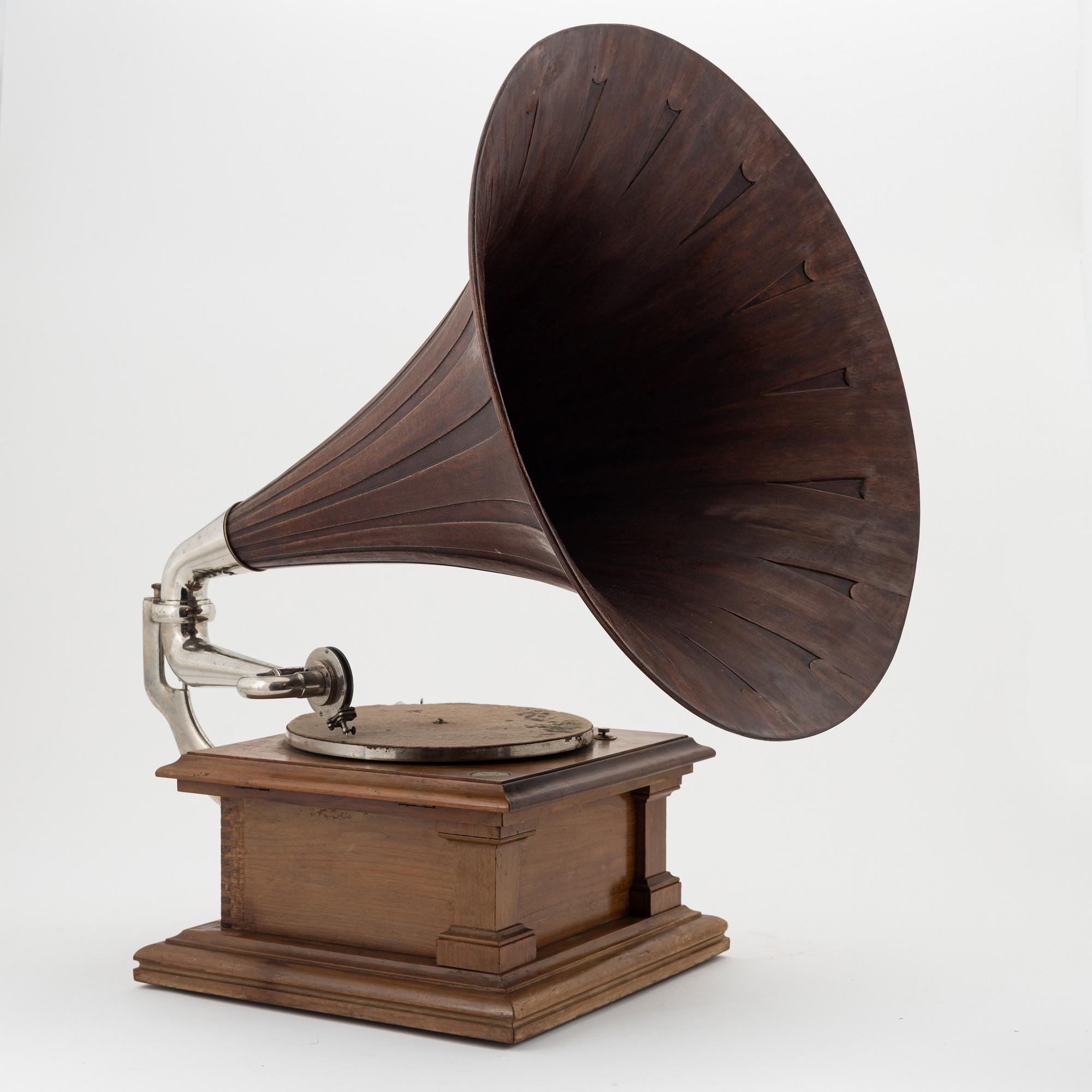 A gramophone, early 20th Century.