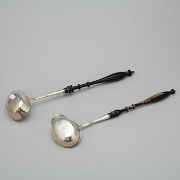 SOPPSLEVAR, 2 st. Silver. Bl a CG Hallberg Stockholm 1923.