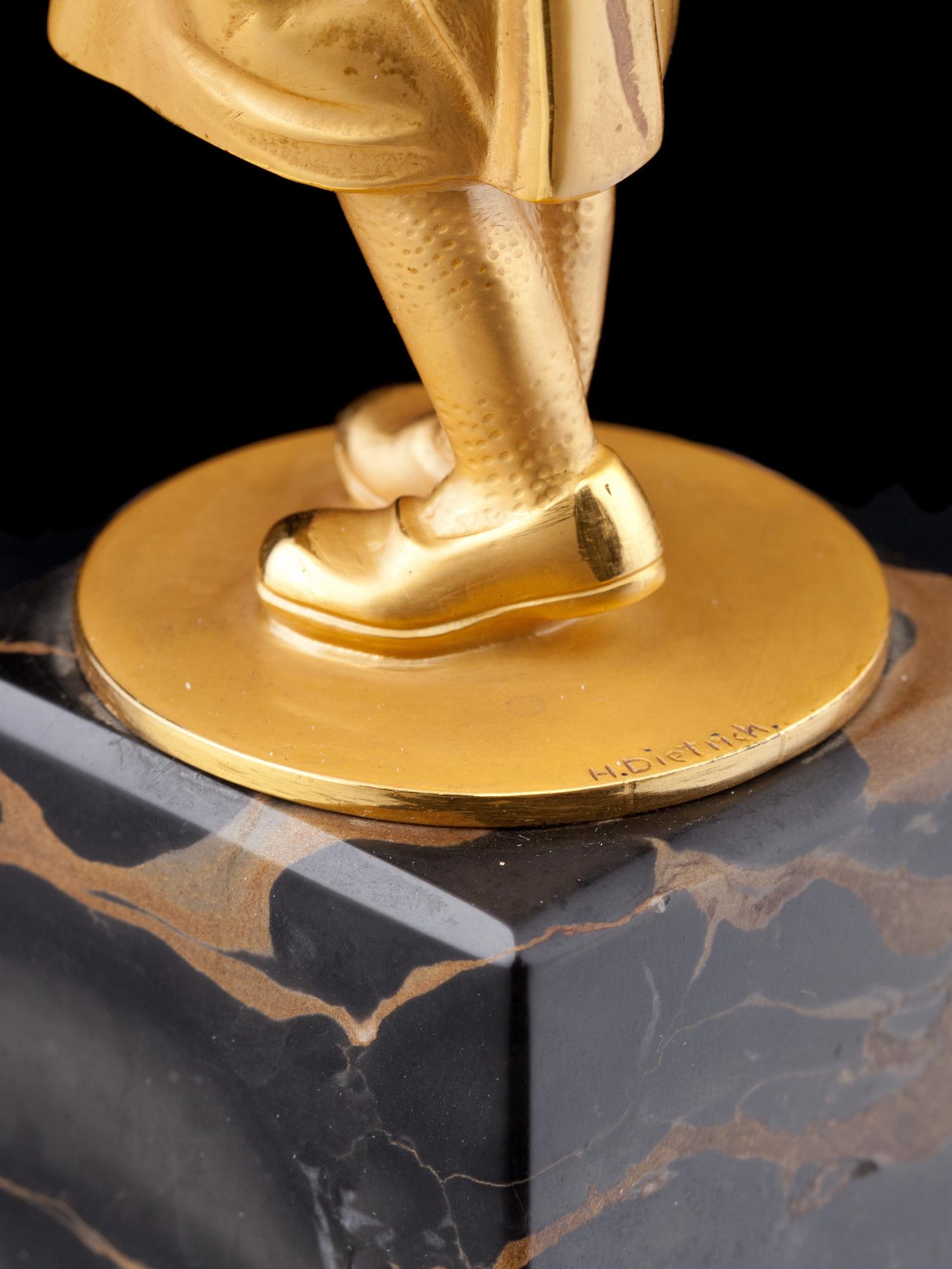HANS DIETRICH, skulptur, sign. 1900-talets första hälft.
