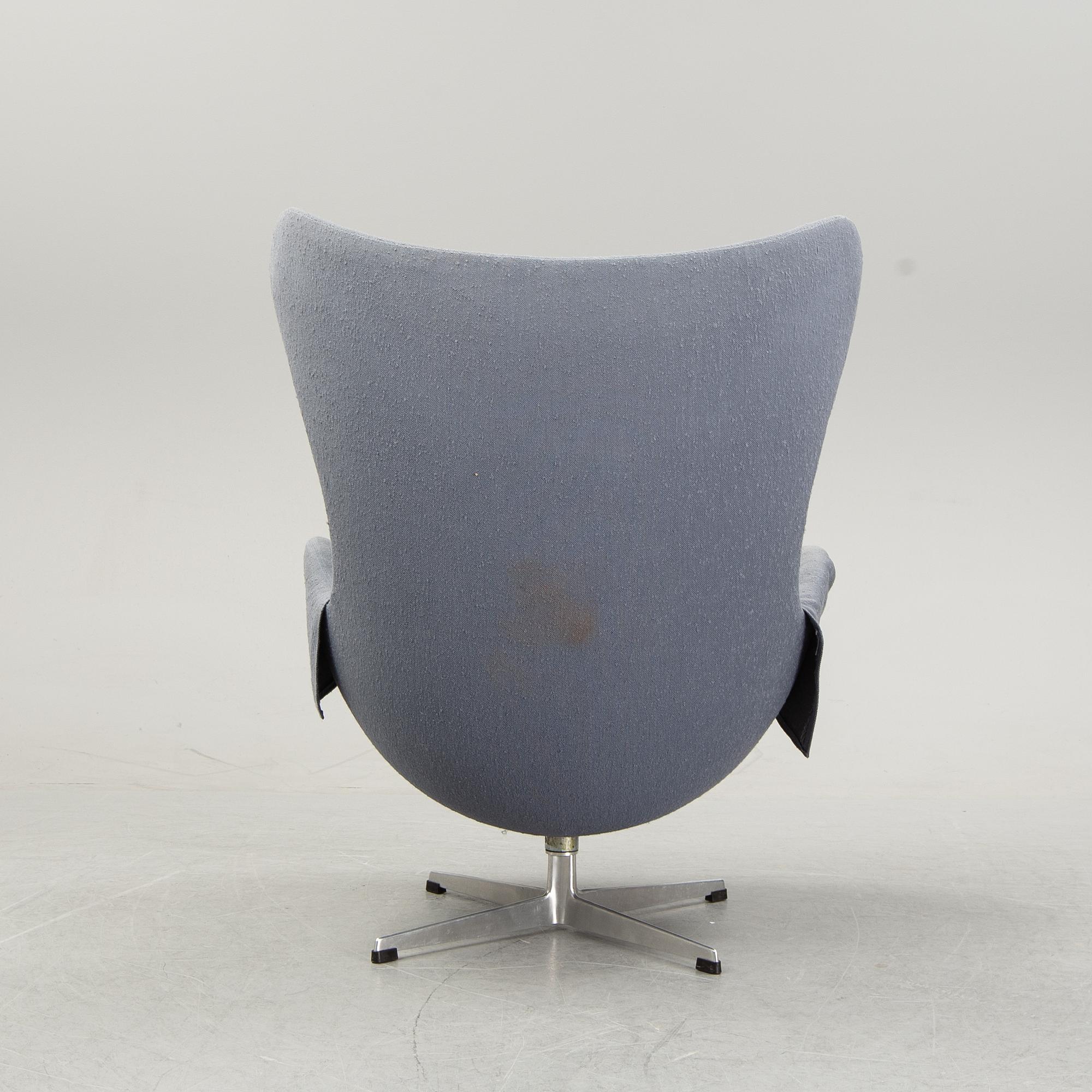 An 'Egg Chair' by Arne Jacobsen for Fritz Hansen, designed 1958.