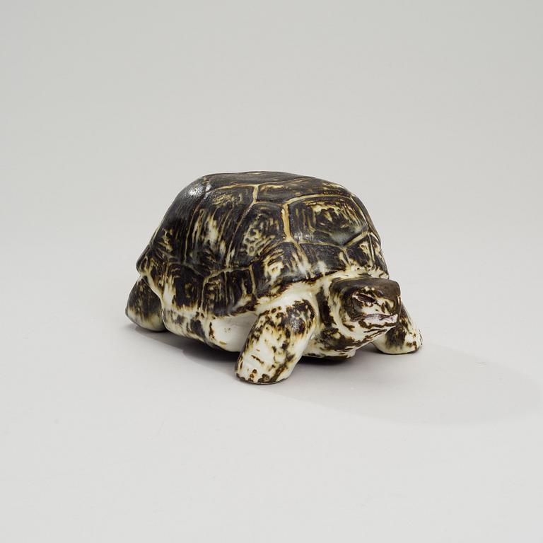 MIKAEL SCHILKIN, CERAMIC SCULPTURE. Turtle. Signed. Schilkin. Arabia, 1930/40s.