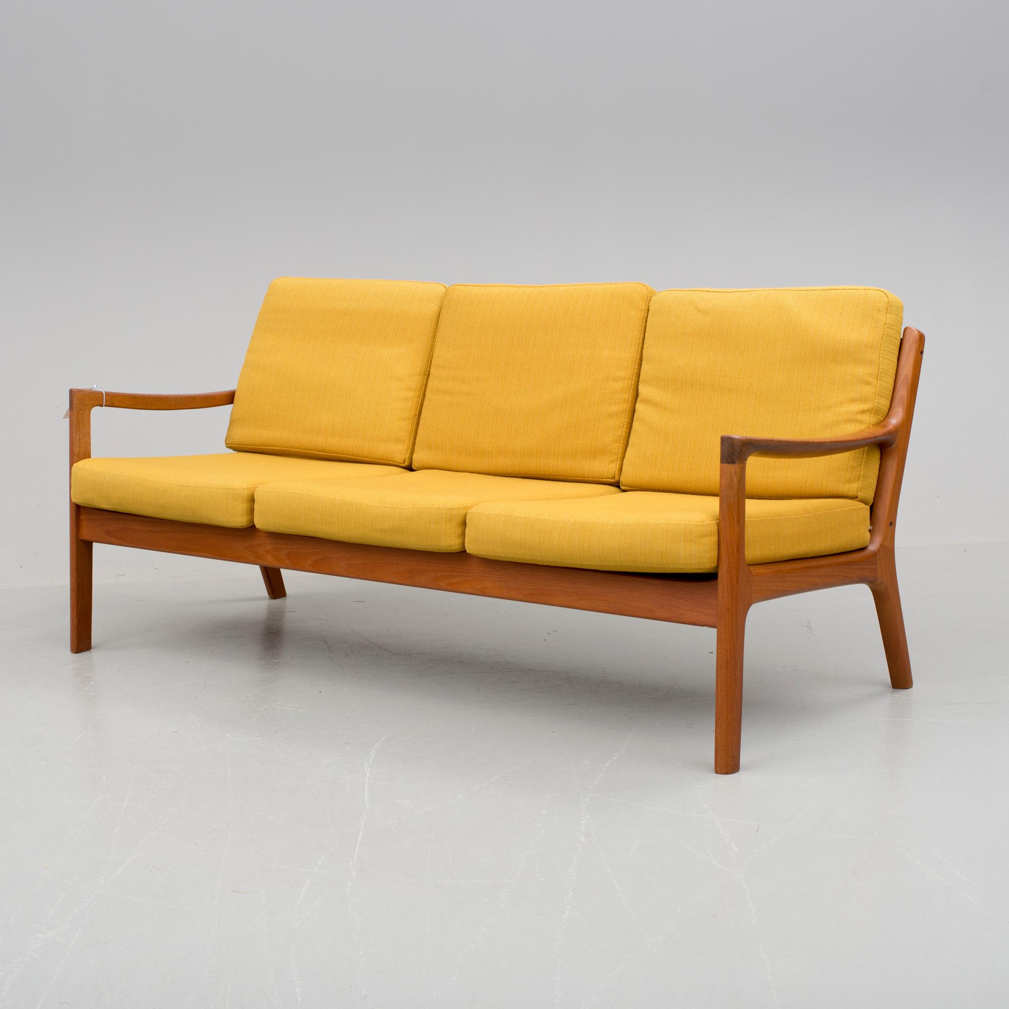 SOFFA, KARMSTOLAR, 2 st, Ole Wanscher, för France & Son, Danmark samt SOFFBORD, 1900-talets andra hälft.