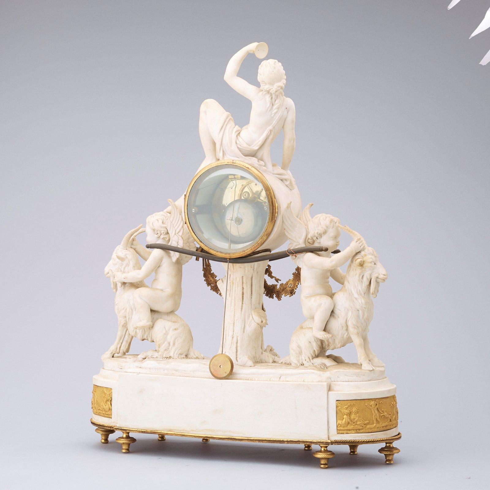 BORDSPENDYL. Frankrike, 1700-talets slut. Louis XVI.