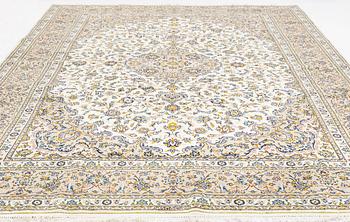 Carpet, so called Royal Keshan, circa 420 x 290 cm.
