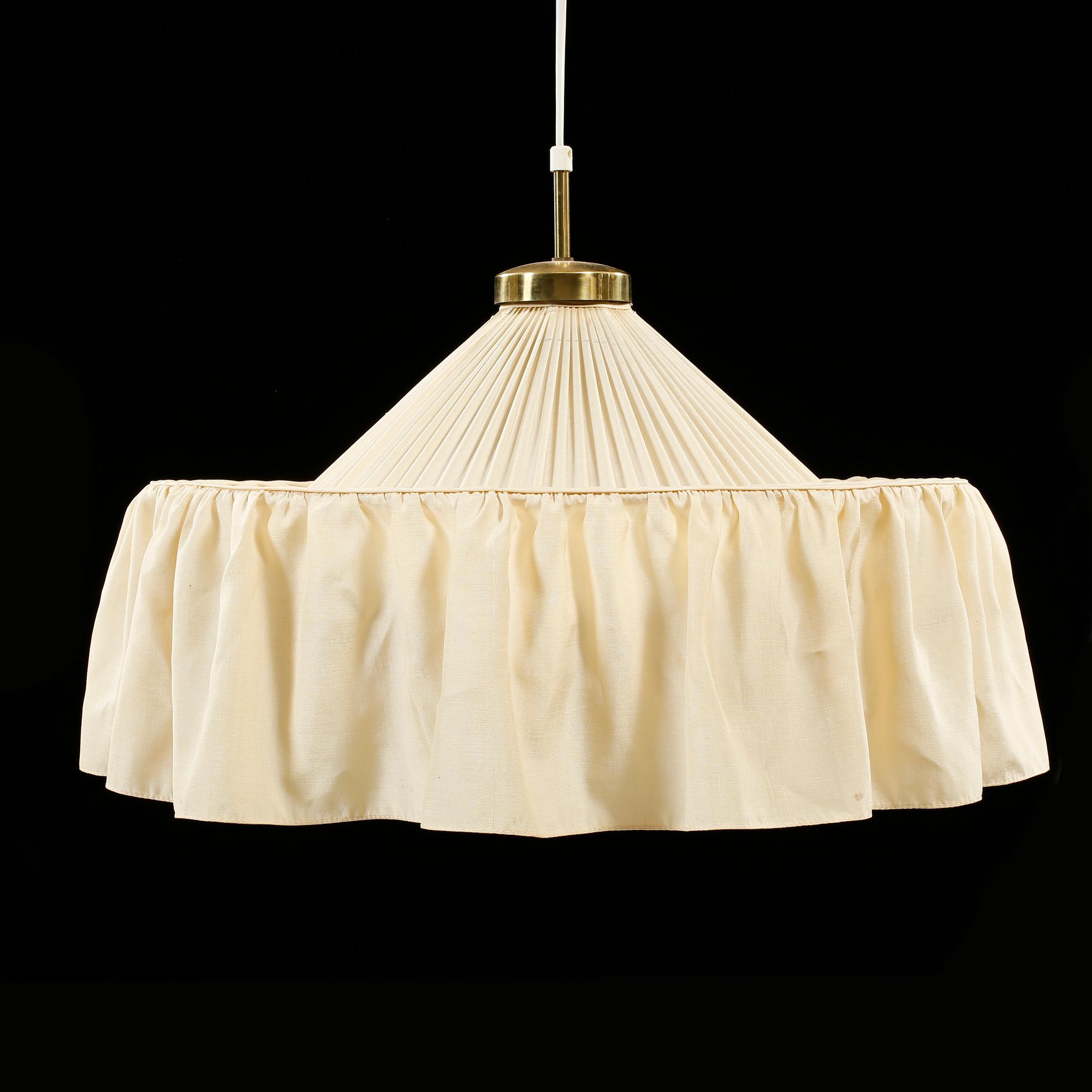 TAKLAMPA, modell 2560, Josef Frank, Firma Svenskt Tenn, höjd 40 cm.