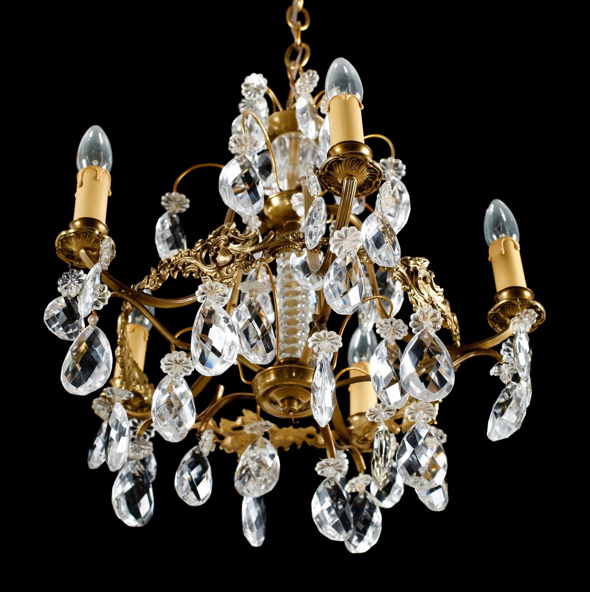 LJUSKRONA, rokokostil, 1900-talets första hälft. Höjd ca 45 cm.