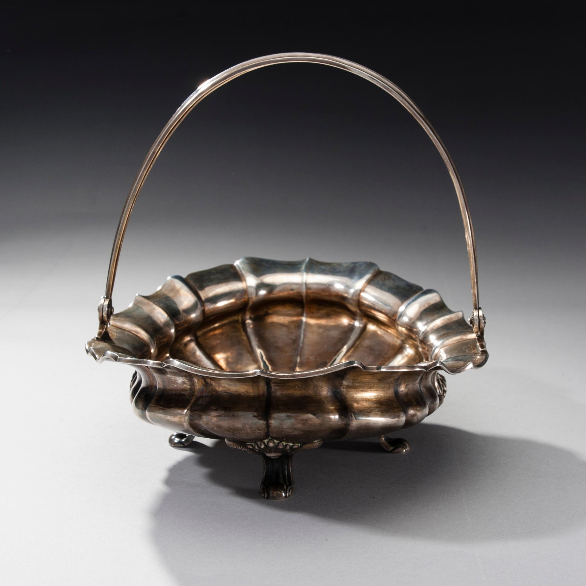 LEIPÄKORI, hopeaa, Kultakeskus, Hämeenlinna, 1929. Paino 643,5 g.