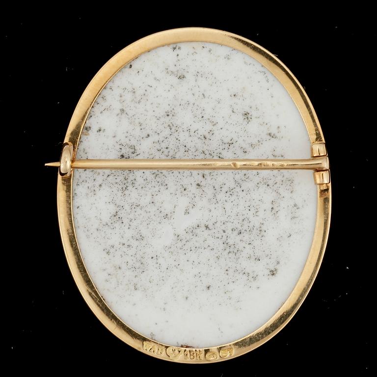 BROSCH, 18k guld, målning på porslin, W.A. Bolin, Stockholm 1920.