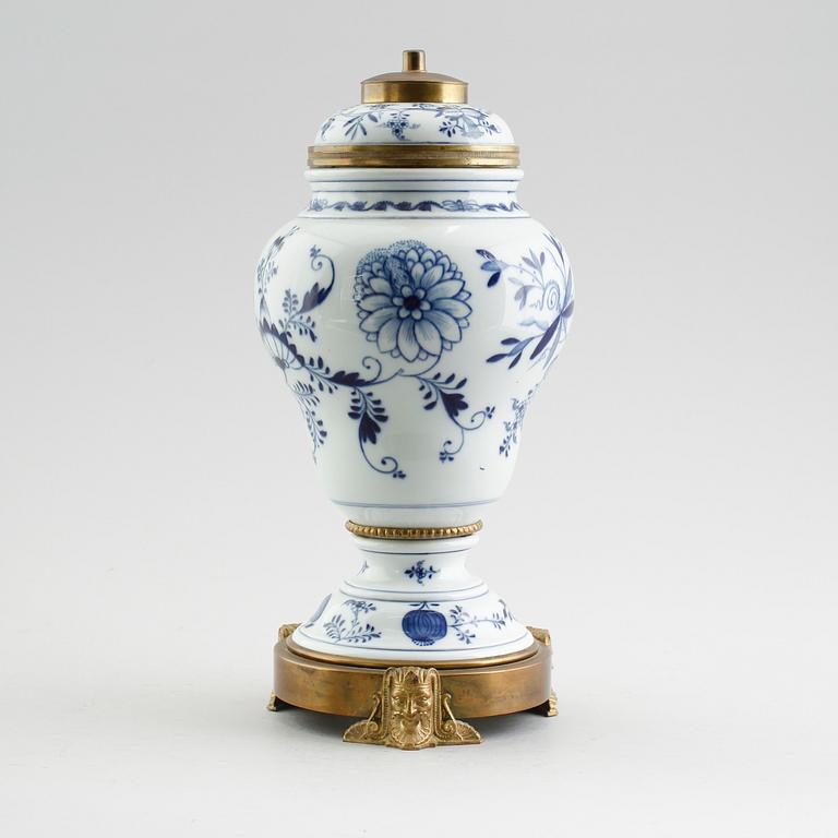 LAMPFOT, porslin, Meissen, 1900-talets första hälft.