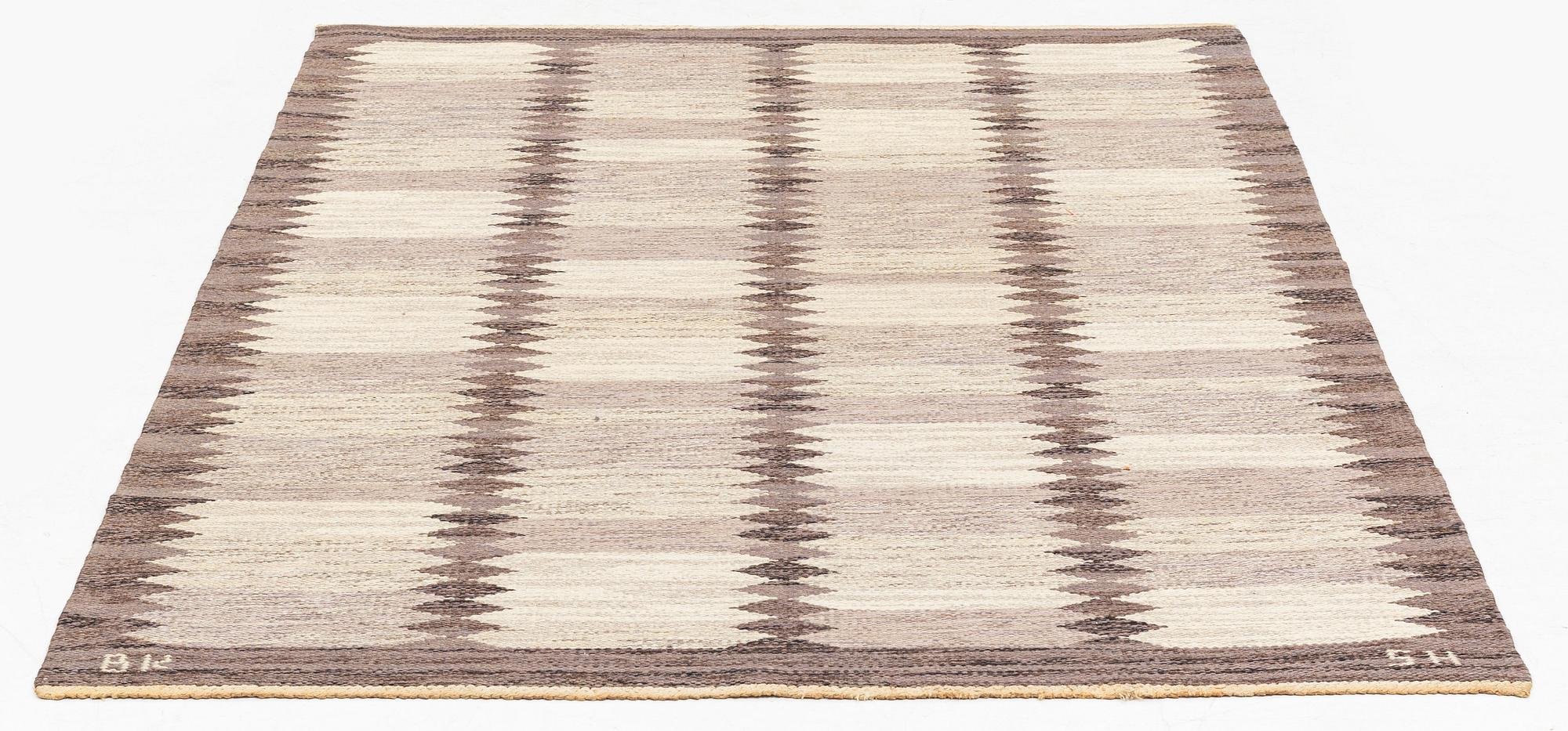 Berit Koenig, matta "Viggen", rölakan, ca  203 x 140 cm, signed BK SH.