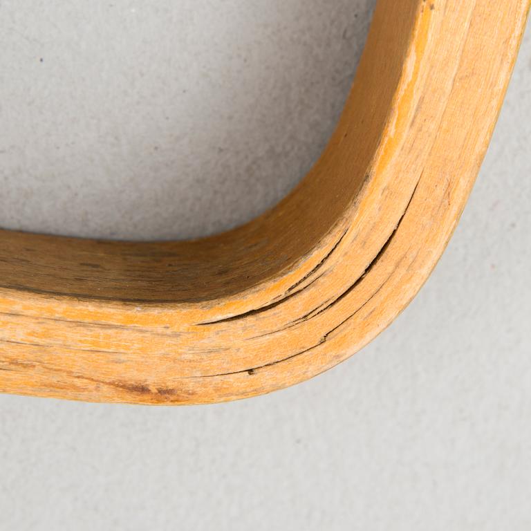 Alvar Aalto, A 1930s '75' table for O.Y. Huonekalu-ja Rakennustyötehdas A.B, Finland.