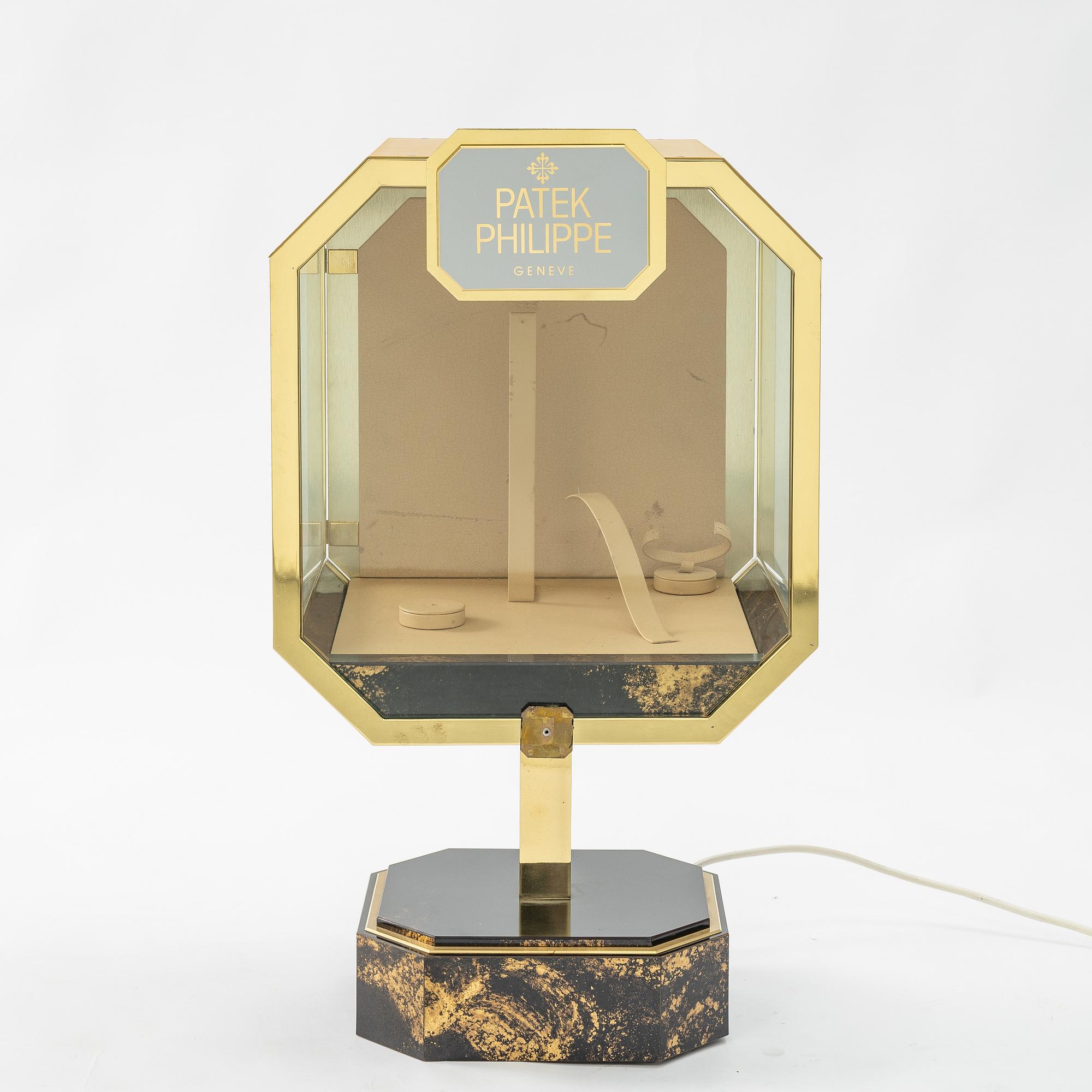 Patek Philippe, display case, 69 x 39 x 30 cm.