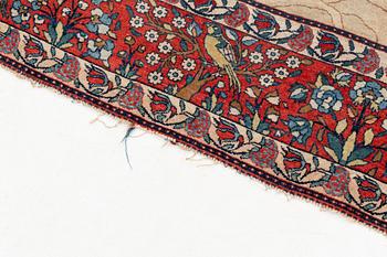 An antique/semi-antique pictoral Kashan rug, ca 215 x 140-144 cm.
