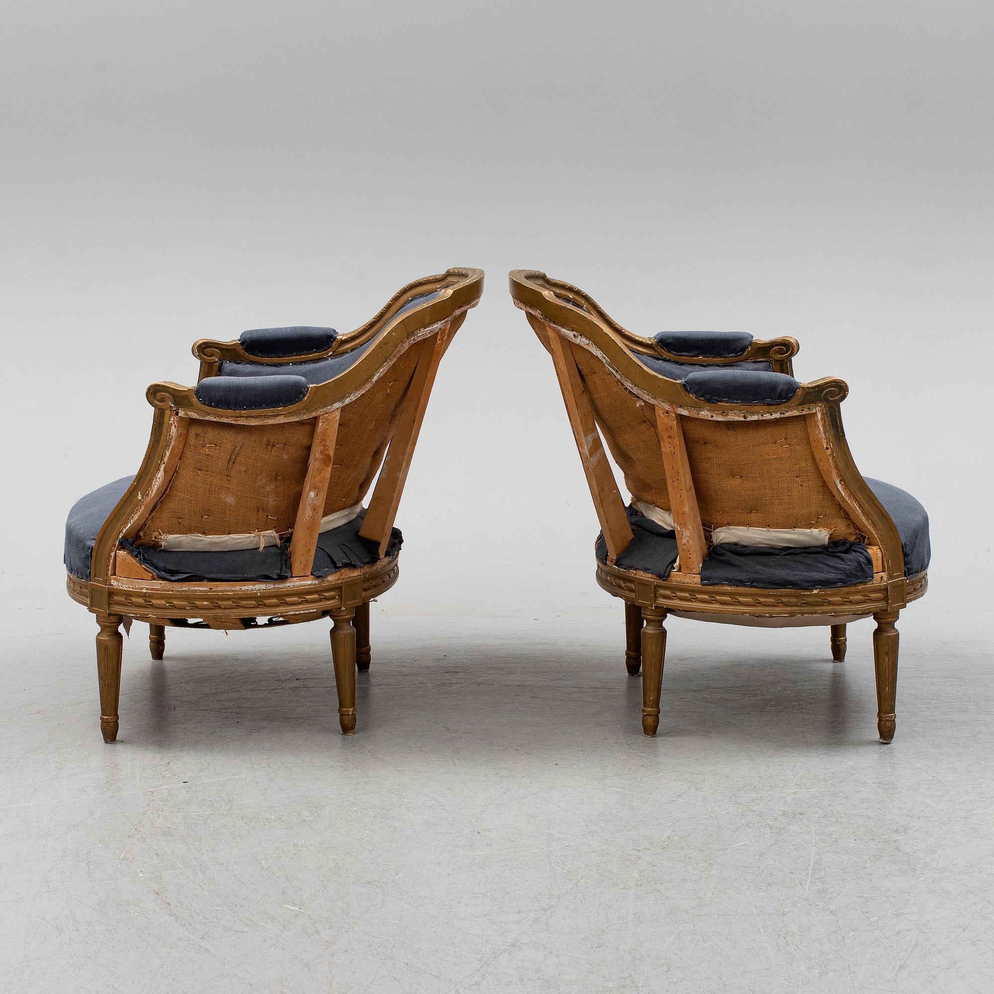 A pair of armchairs, Louis XVI-style, first half of the 20th century.