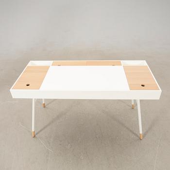 René Hougaard Desk "Cupertino" for BoConcept 21st century.