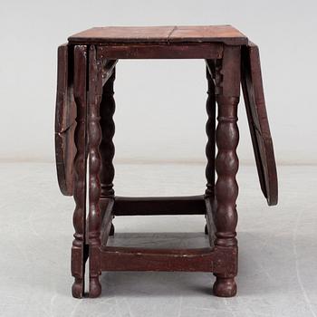 An 18th / early 19th century table.