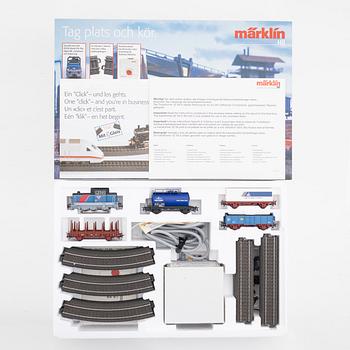 Märklin, gauge H0 set Delta 29226, with an SJ diesel engine an four cars, in box.