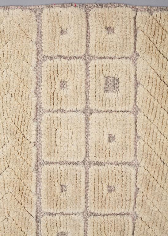 INGRID HELLMAN-KNAFVE , MATTO, "Haga", knotted pile in relief, ca 215 x 125,5 cm, signed IHK (Ingrid Hellman-Knafve), Sweden the 1950'-60's.